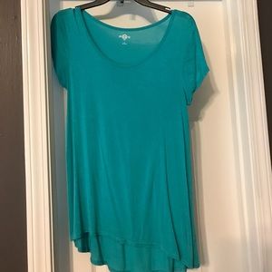 Perfectly soft scoop neck tee!