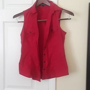 Sleeveless button down shirt