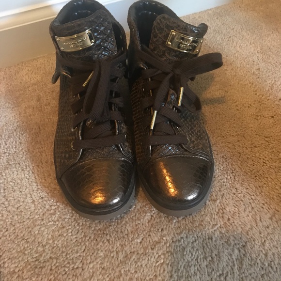 Used Michael Kors snake skin a sneakers - Picture 1 of 5