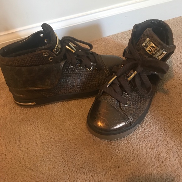 Used Michael Kors snake skin a sneakers - Picture 2 of 5