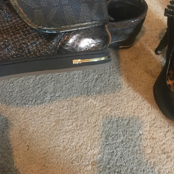 Used Michael Kors snake skin a sneakers - Picture 3 of 5