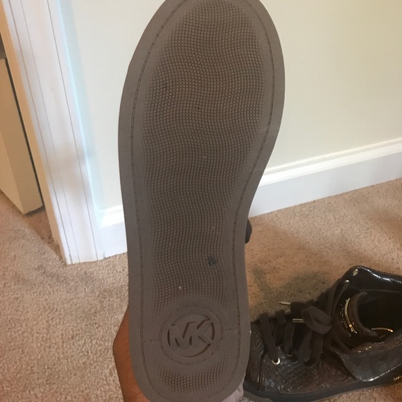 Used Michael Kors snake skin a sneakers - Picture 4 of 5