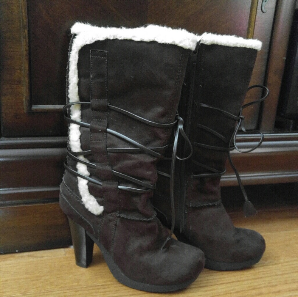 Chocolate Brown boots.
