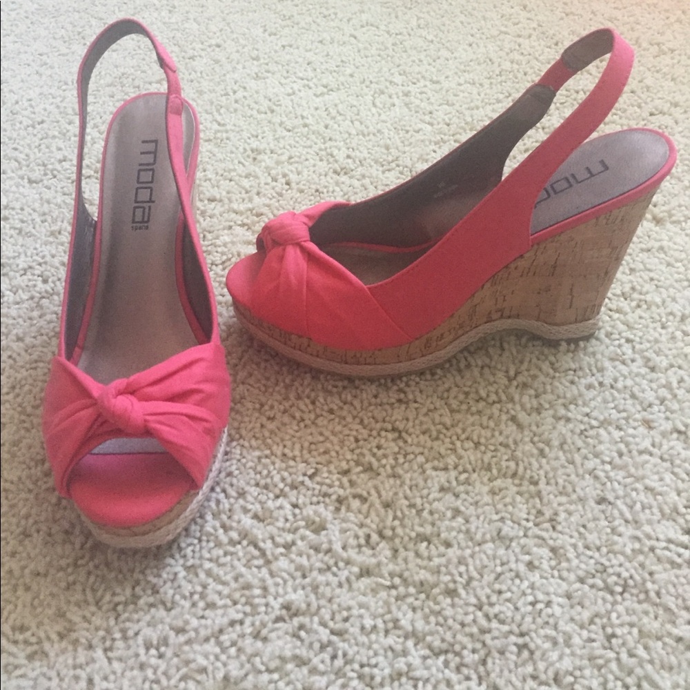 pink wedges
