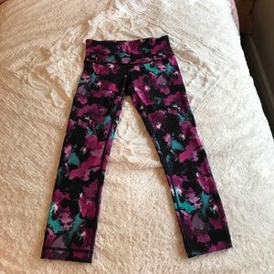 NEVER WORN BEFORE Wunder Under Crop Lululemon