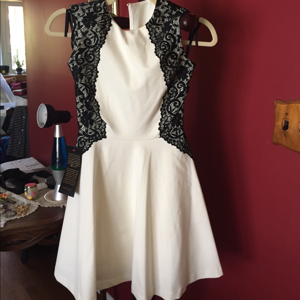 Bebe dress