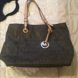 Michael kors purse