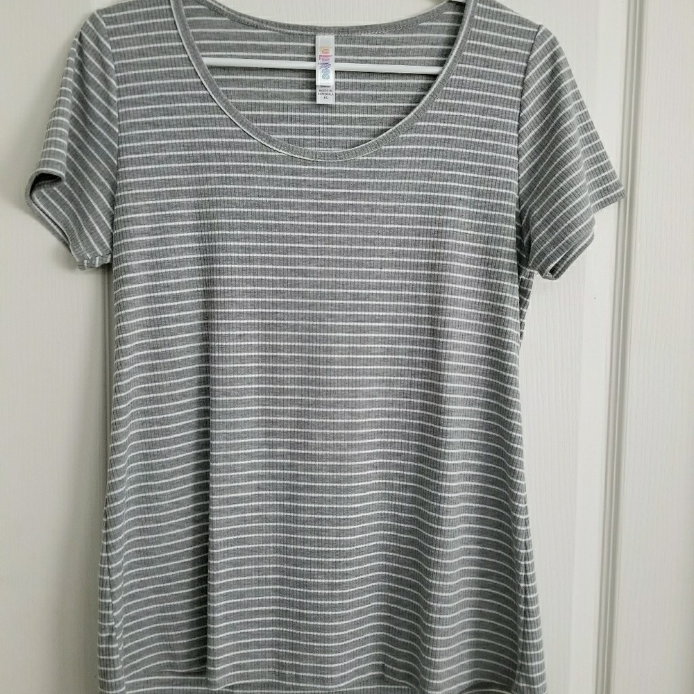 Lularoe classic tee xs