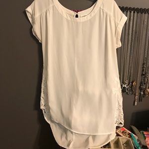 Cute white sheet blouse!