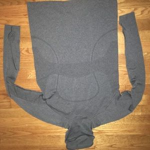 lululemon grey swiftly turtleneck - NWOT
