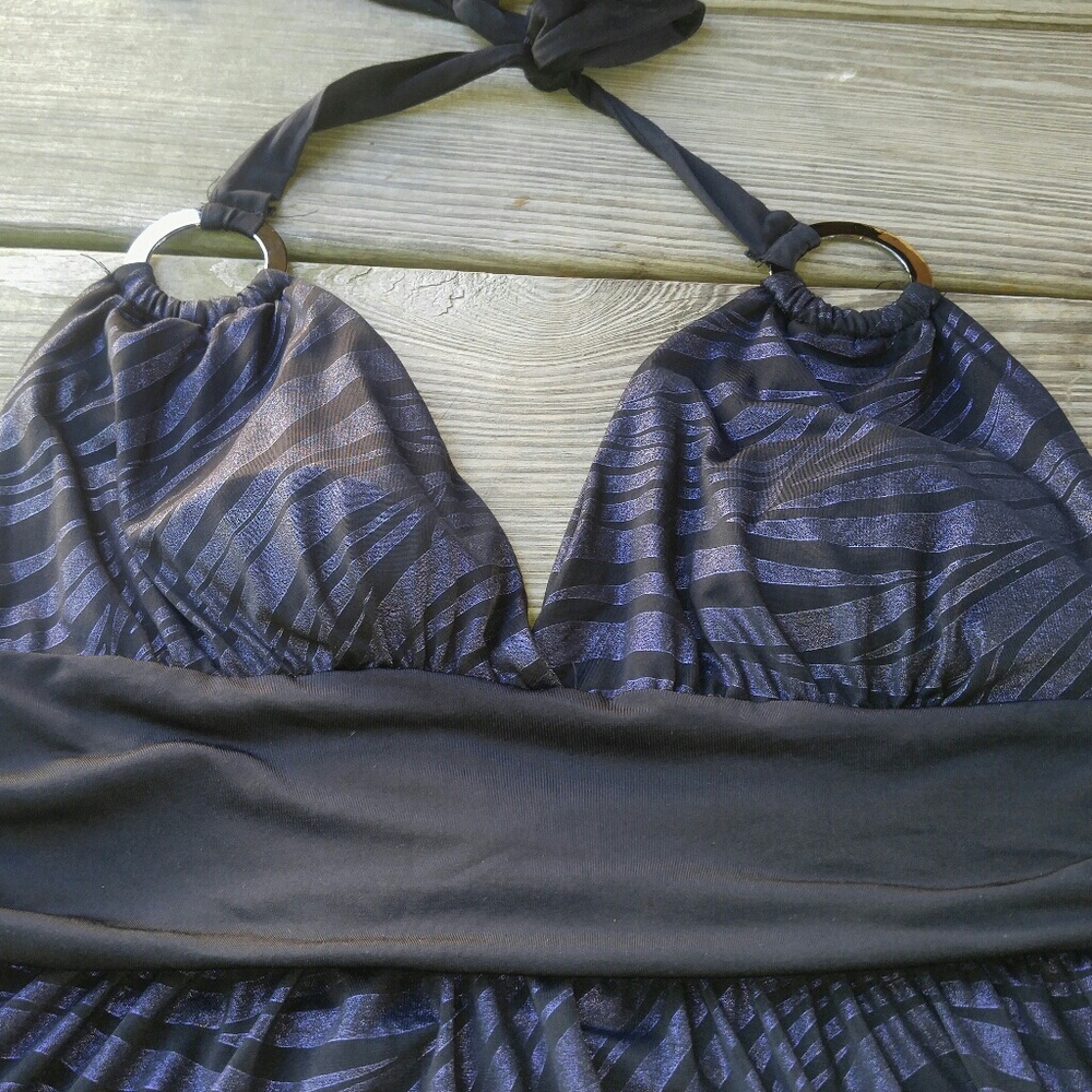 Purple and black top with silver rings sz Lg
