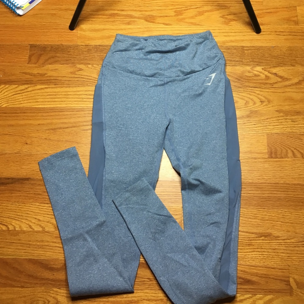 Gym shark leggings