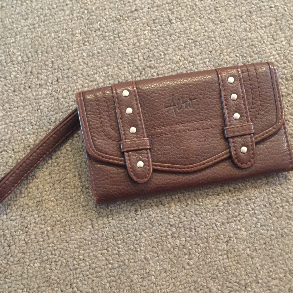 Aeropostale Wristlet! Faux leather!