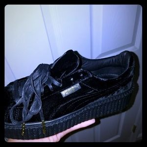 Fenty x Rihanna Black Velvet Creeper Pumas