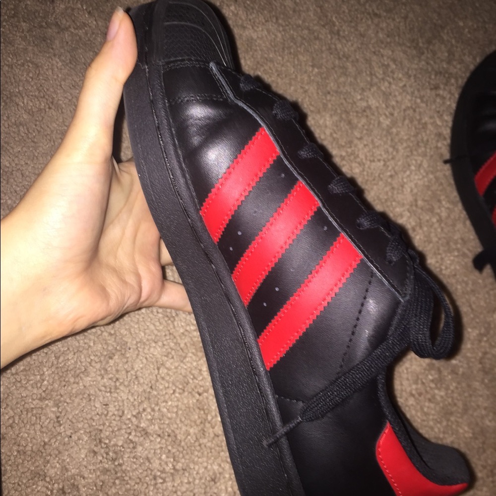 ADIDAS (Black/Red)TRADE ONLY