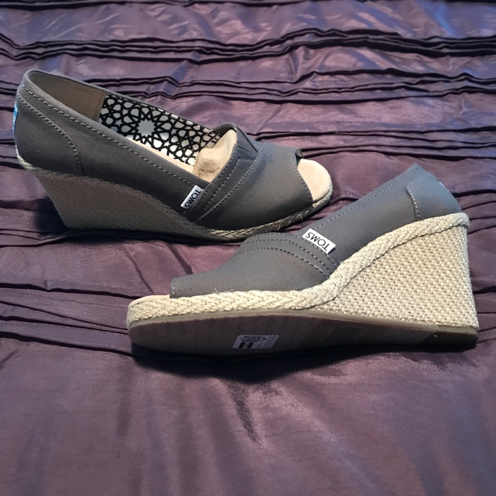 Wedge heels