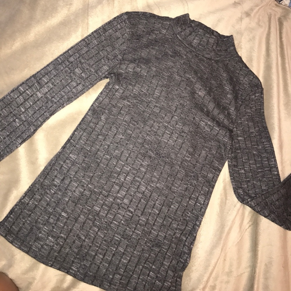 long sleeve turtle neck shirt
