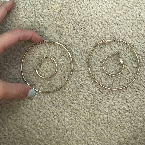 Set of Gold Hoops - Picture 1 of 1