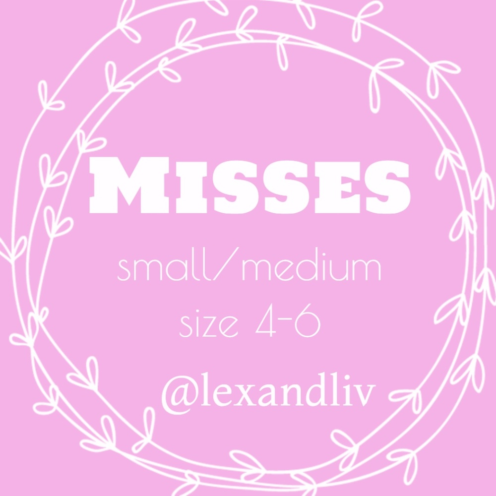 Misses ~ Size small/medium (4-6)