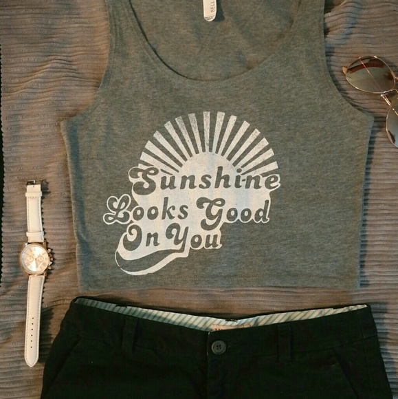 M/L Gray Sunshine Crop Tank Top - Picture 4 of 5