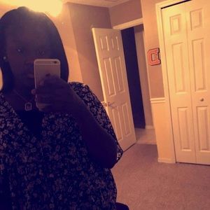 Meet your Posher, Alexis