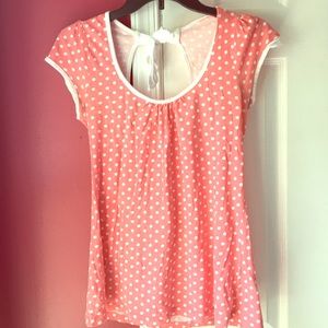 Adorable pink and white shirt with white bow back