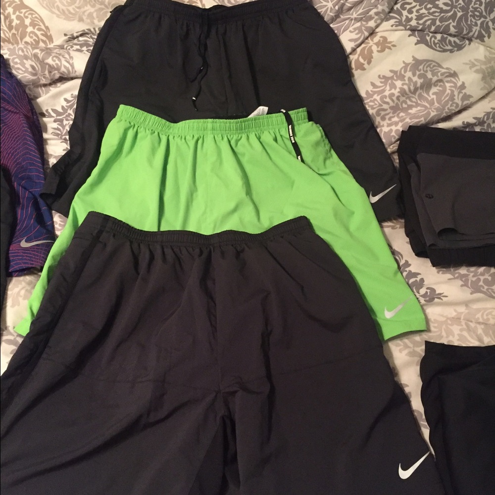 🚫🚫🚫SOLD🚫🚫🚫🚫A bundle of 6 Nike Men's Shorts