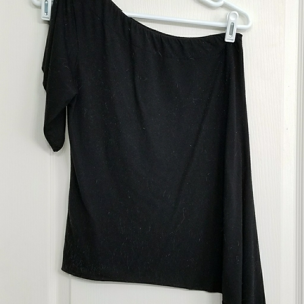 One shoulder top