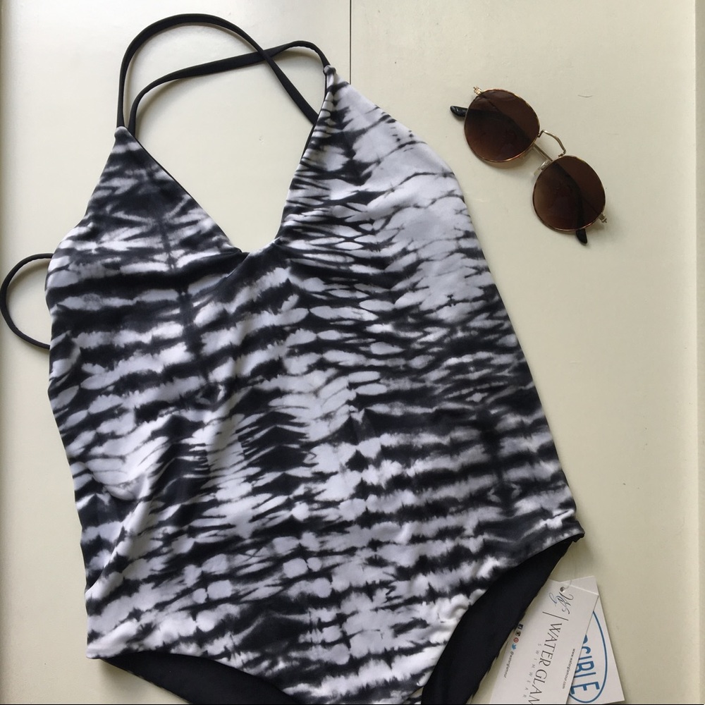 🌞 NWT TIE DYE BLACK REVERSIBLE ONE PIECE 🌞