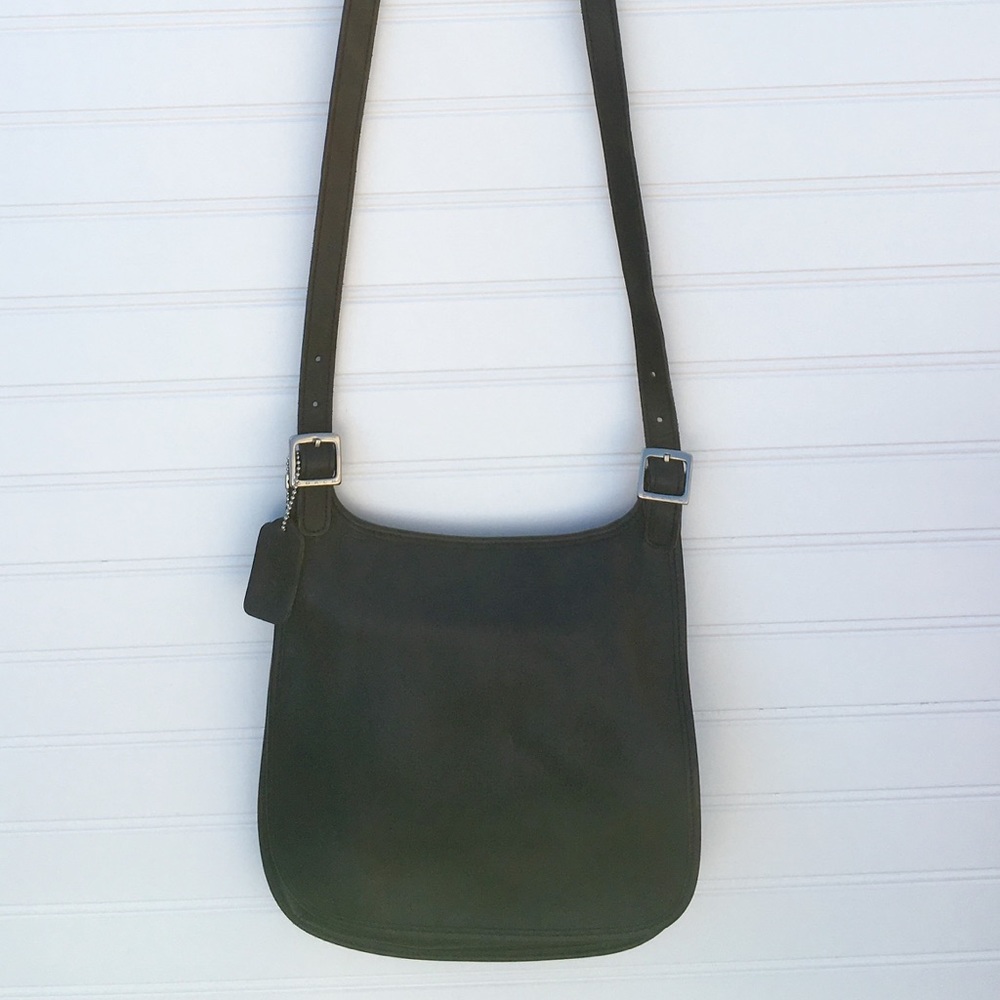 👜 Coach Vintage Black Hippie Flap