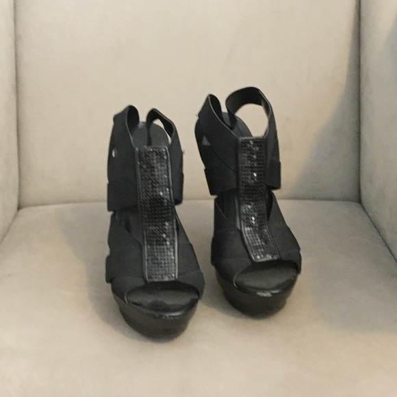 Jessica Simpson black heals - Picture 1 of 4