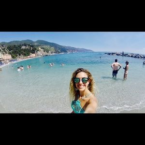 Meet your Posher, Carly