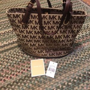 Michael Kors Jet Set purse