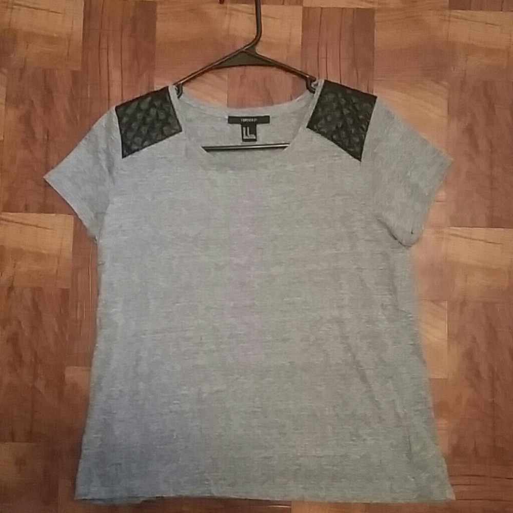 Gray t shirt