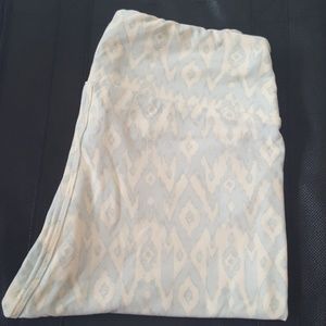 New Lularoe leggings OS in cream and light blue
