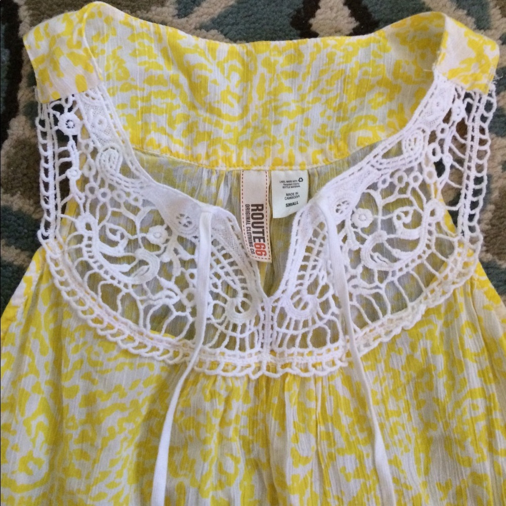 Women's yellow top .