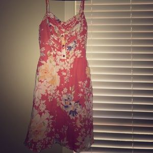 Lauren Conrad sundress w pockets size 4 Floral