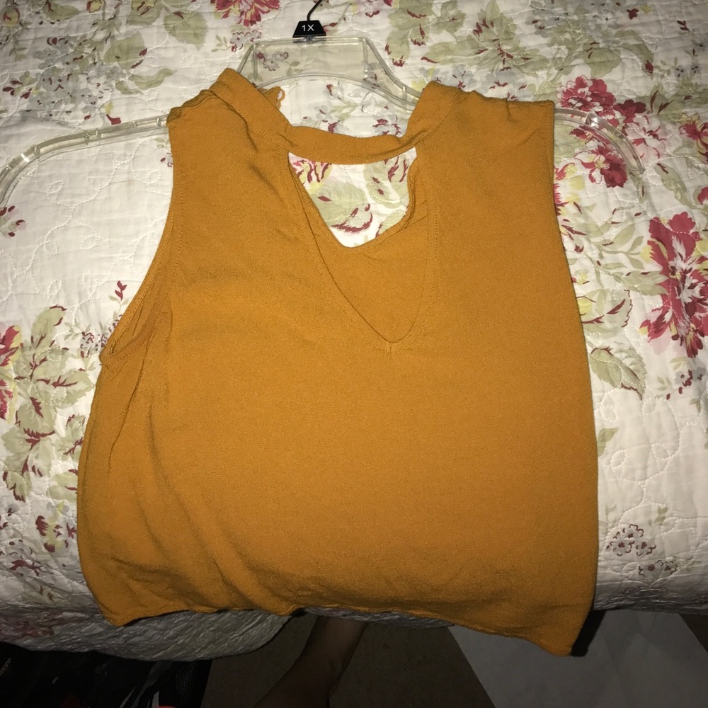 Choker top