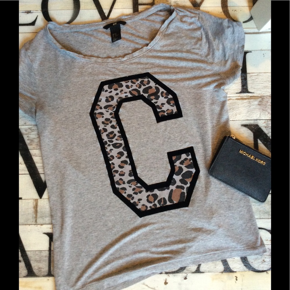 H&M Gray "C" Leopard Print Shirt 💗