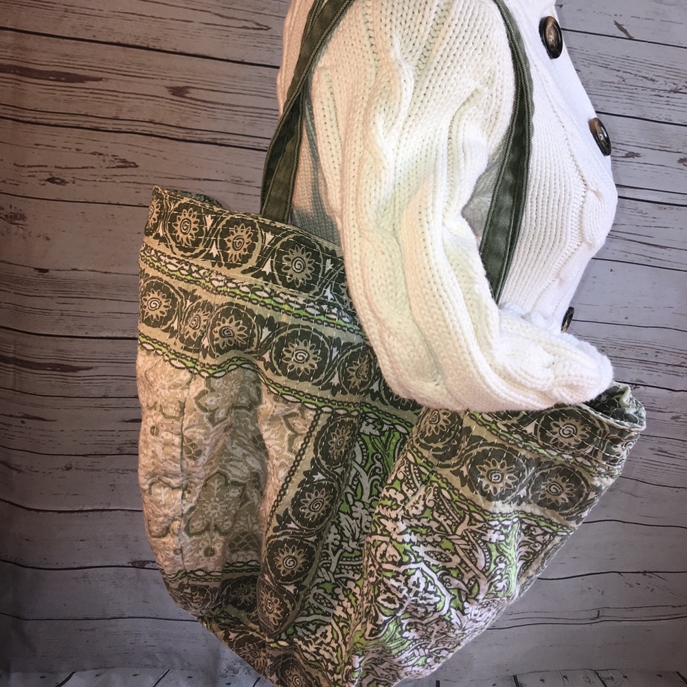 💕 American Eagle green and white Tote