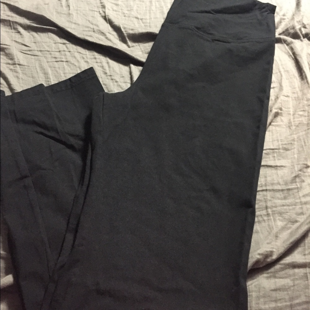 Black boot cut yoga pants