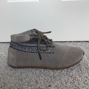 TOMS suede moccasins