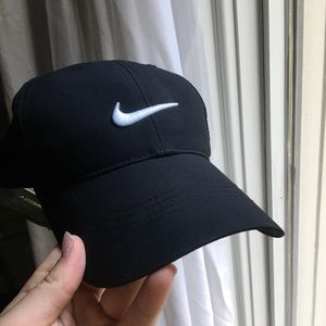 NIKE WOMEN'S HAT