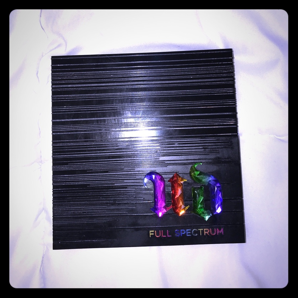 ❤️💙💛URBAN DECAY FULL SPECTRUM PALLET💙💛❤️