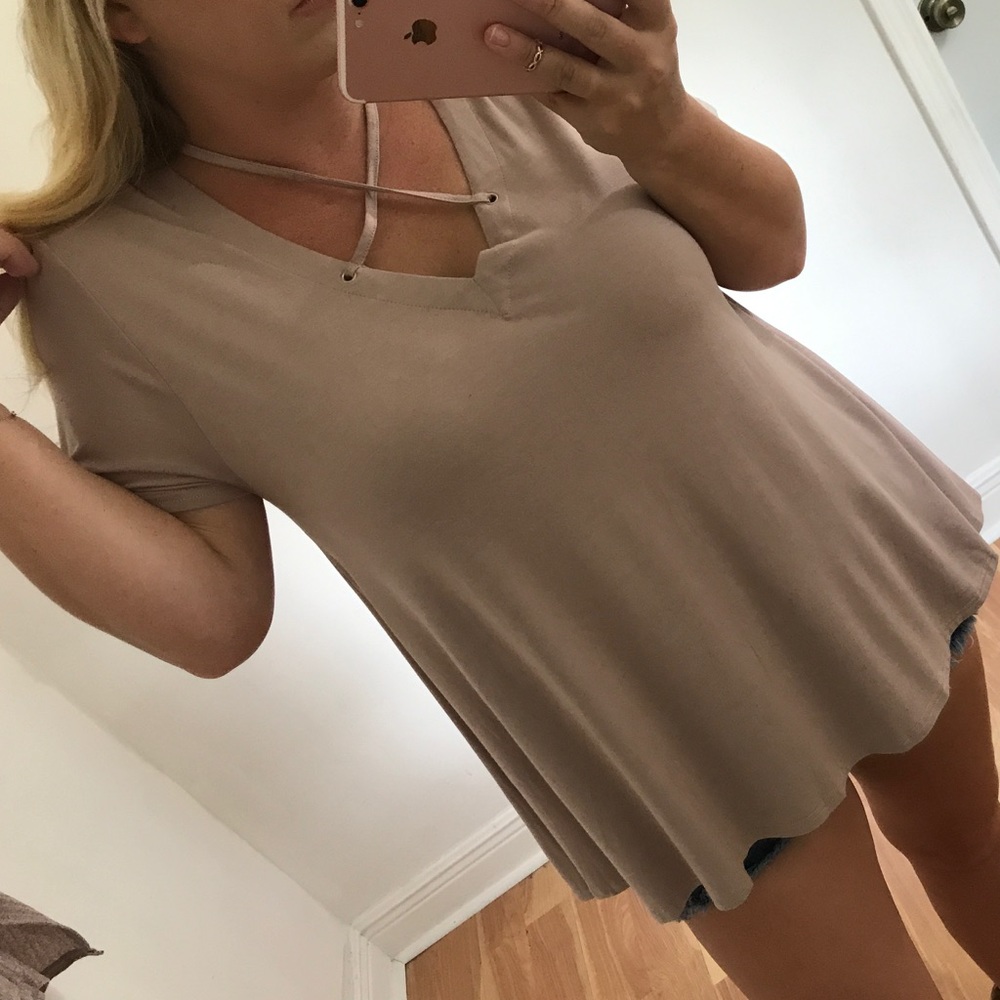 LAST - Taupe luscious criss cross top