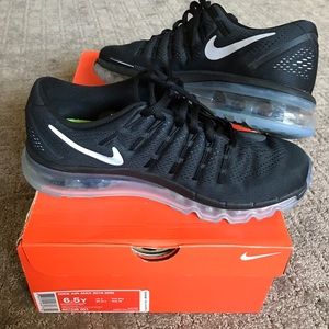 Woman's Nike Air Max
