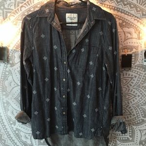 CHAMBRAY/DENIM SHIRT WITH PRINT.