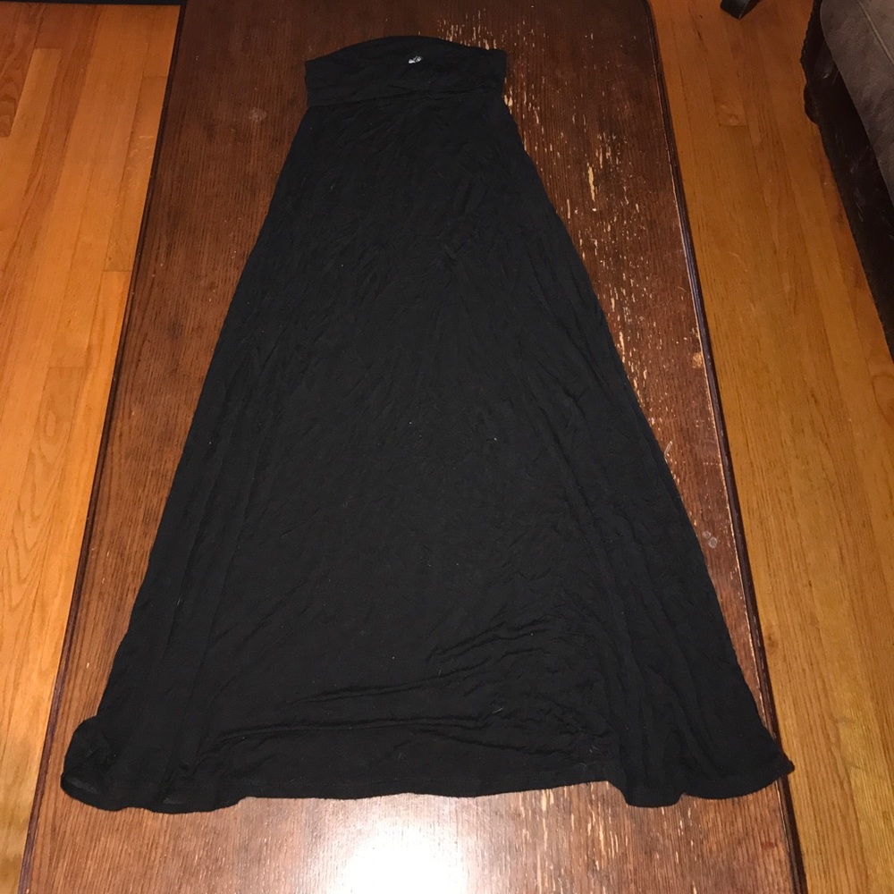 black maxi skirt
