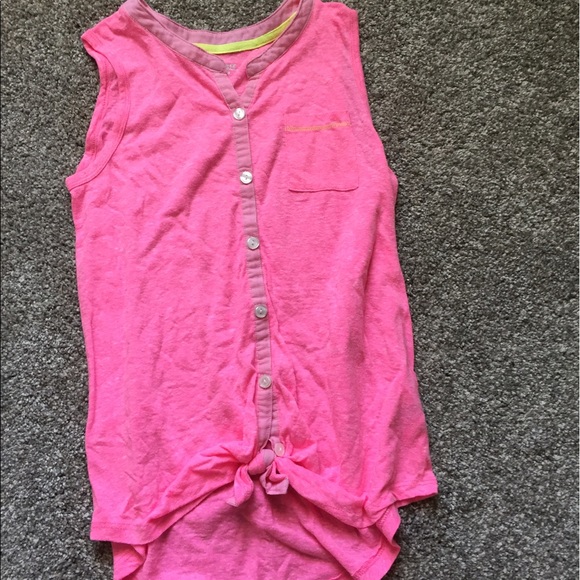 Sleeveless tee - Picture 1 of 2
