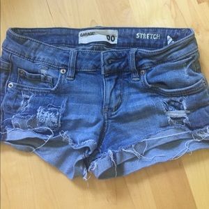 Garage distresses flirty short shorts